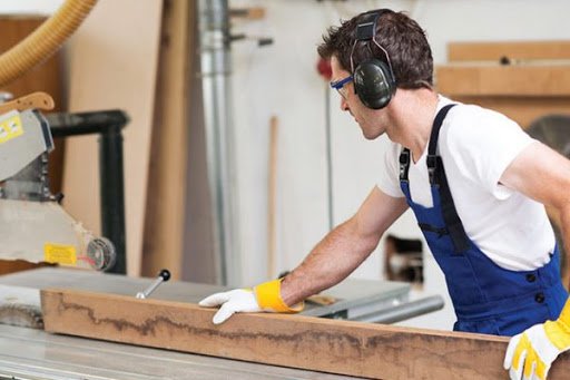 نجار في ابوظبي